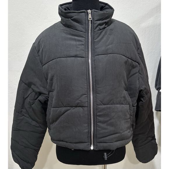 Pretty Little Thing Womens Cropped Puffer Jacket Peach Skin Black Size 6 - Picture 3 of 7